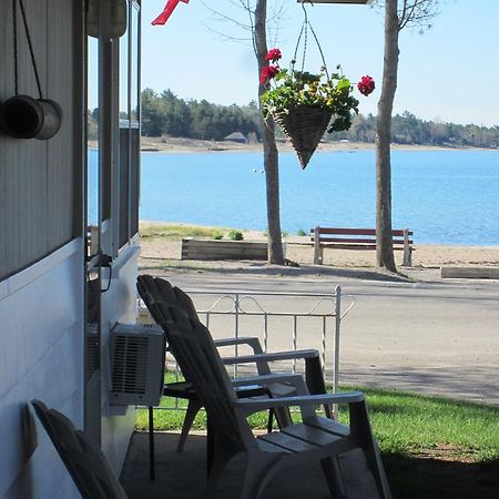 Balm Beach Resort And Motel Eksteriør billede